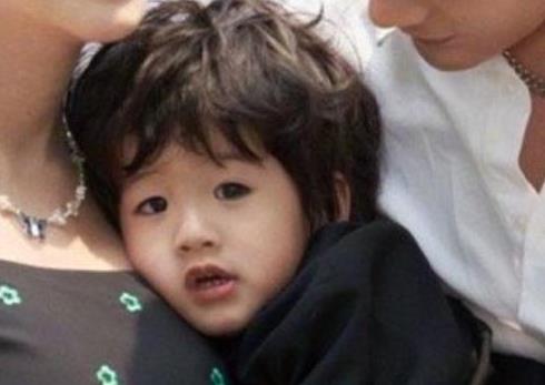 麦迪娜二胎喜讯引热议，2岁儿子丹尼尔凭萌照实力抢镜