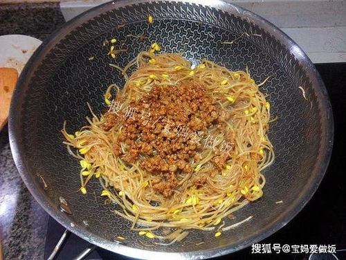 肉末粉丝黄豆芽 一盘搞定有肉有菜有主食，懒人必学快手菜